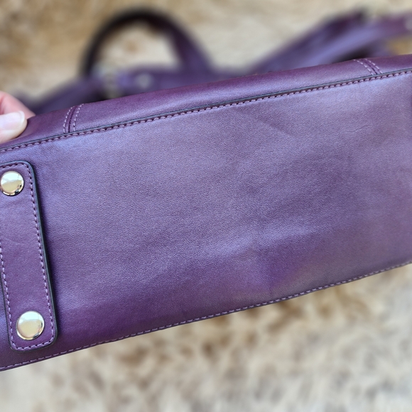 Coach Ashley Purple Leather Women's Bag - Picture 3 of 5
